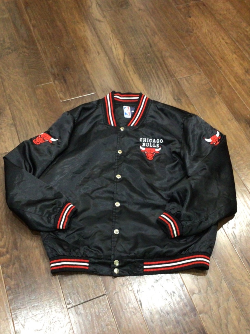 Vintage JH design Chicago bears satin jacket from the 90s. size 2X